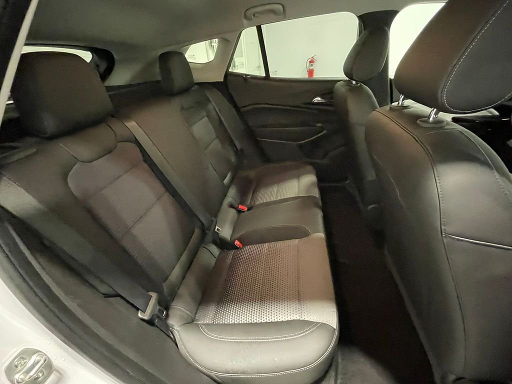 Used 2025 White Chevrolet LT image 22