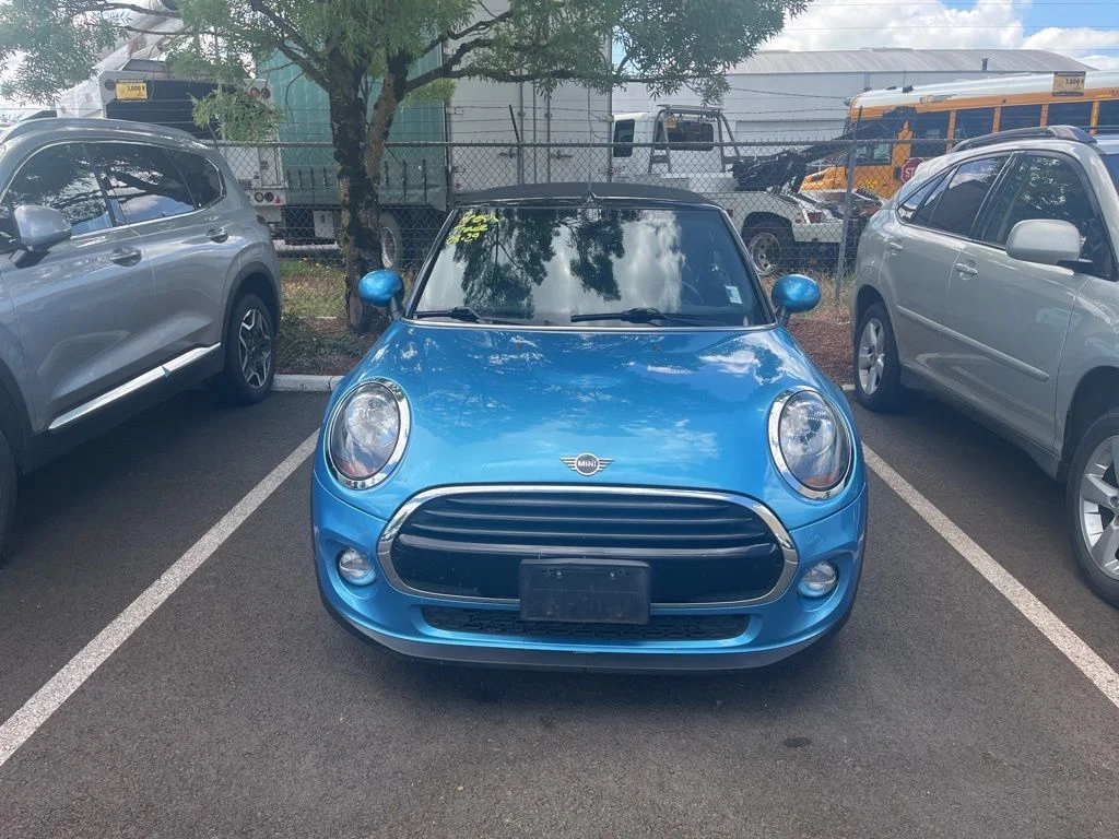 2019 MINI Convertible Cooper Signature's photo