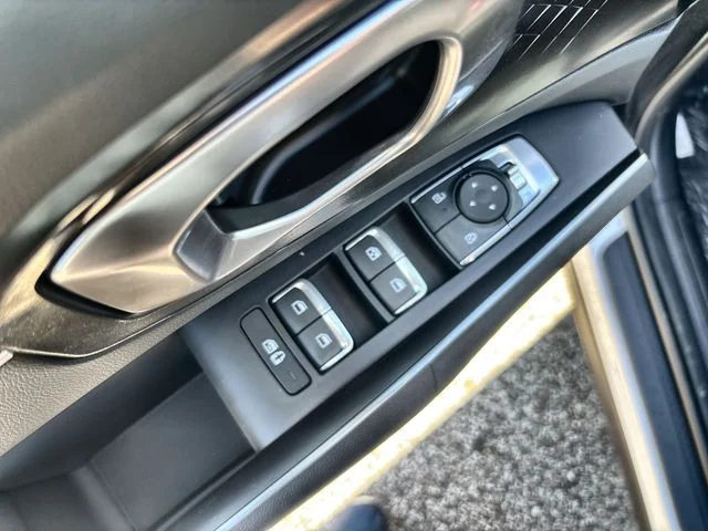 New 2026 Glacial White Pearl Kia LX image 17