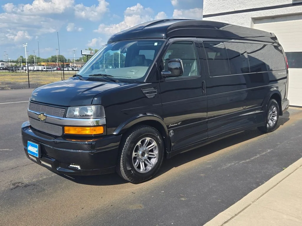Used 2022 Black Chevrolet Explorer Limited SE image 10