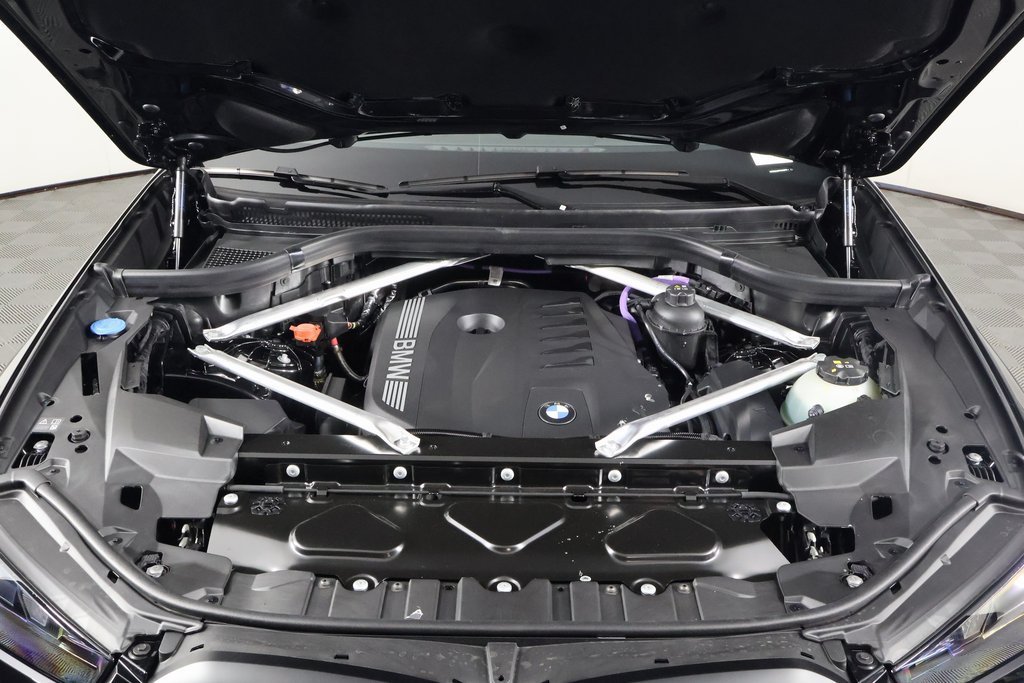 New 2026 Black Sapphire Metallic BMW xDrive40i image 9