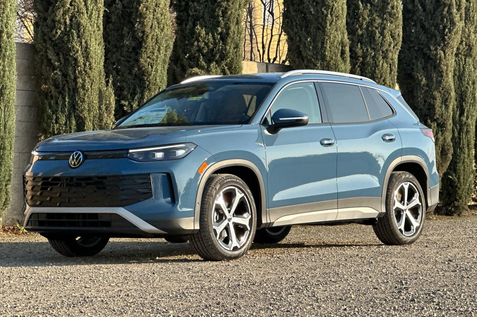 New 2026 Monterey Blue Pearl Volkswagen SE image 8