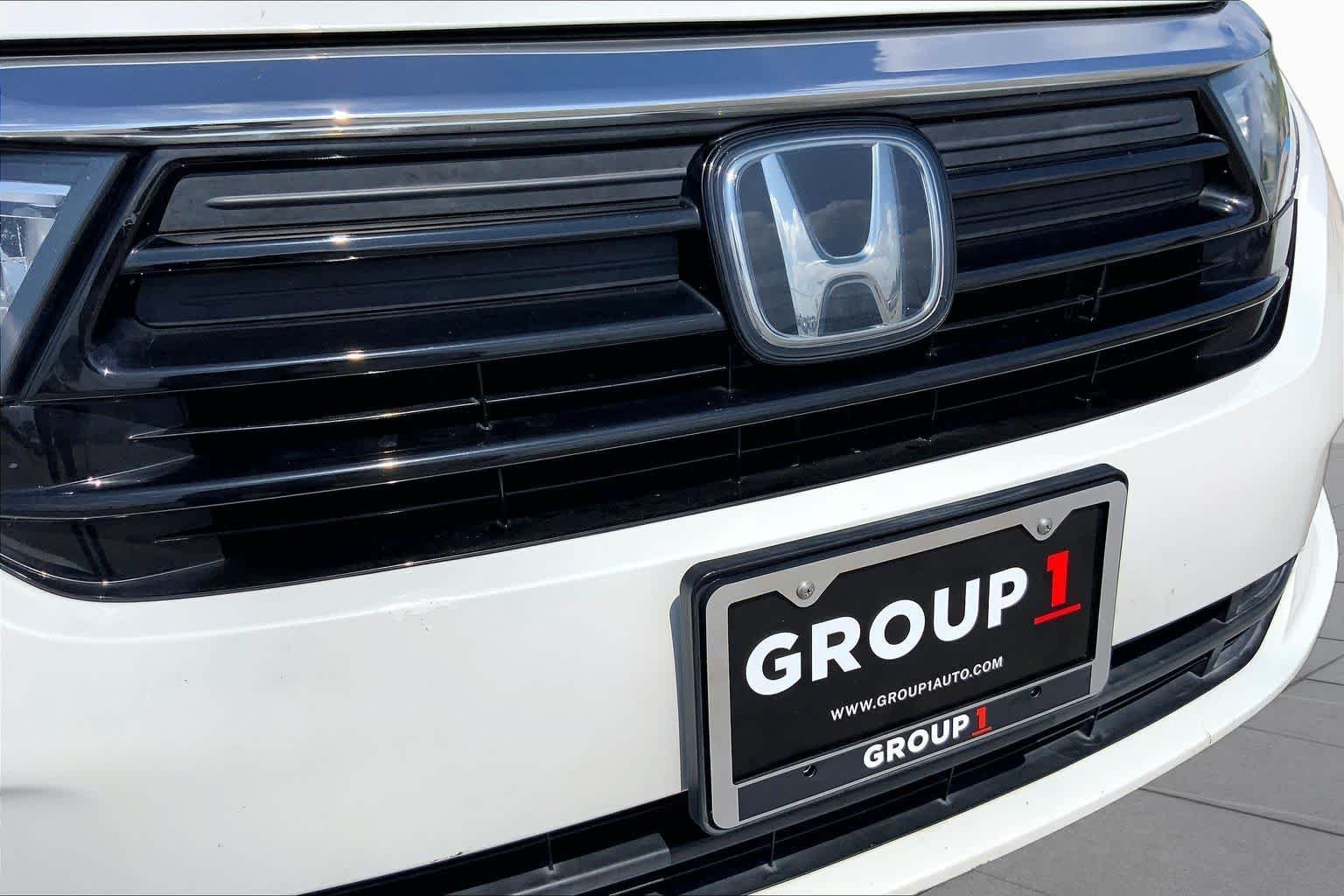Used 2021 Platinum White Pearl Honda EX-L image 29