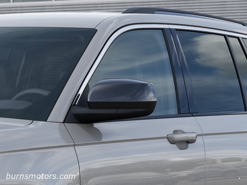 New 2026 Silver Zynith Exterior Paint Jeep Laredo X image 12