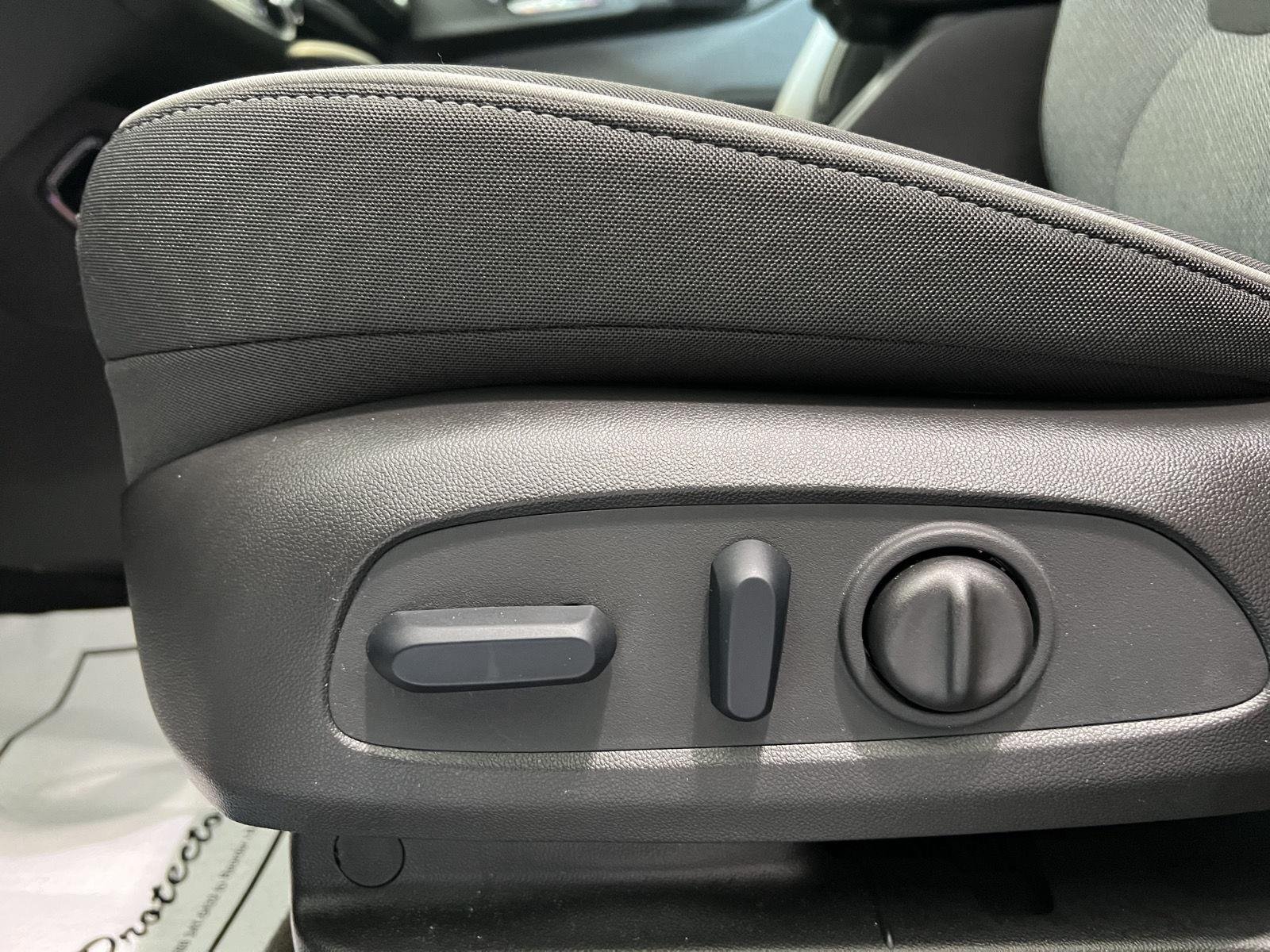 Used 2023 Summit White Chevrolet LT image 17