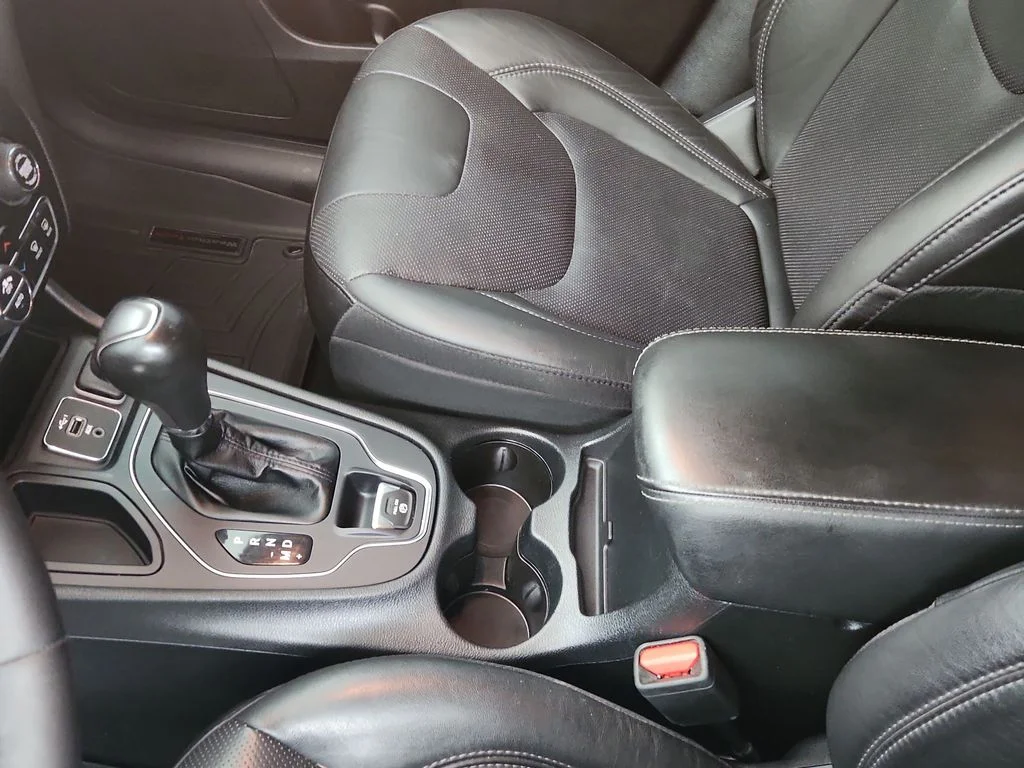 Certified Used 2021 Blue Jeep Latitude Lux image 31
