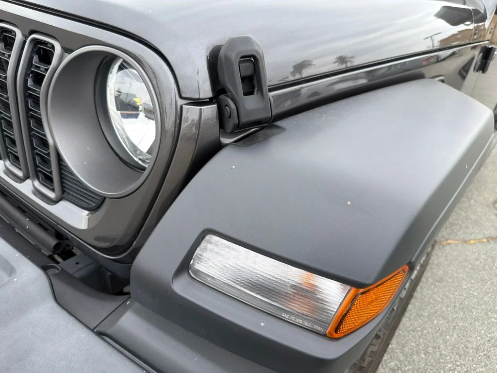 Used 2025 Gray Jeep Sport S image 9