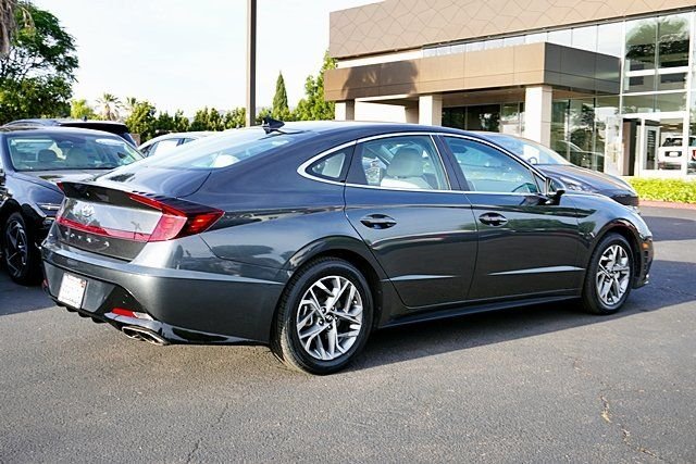 Used 2023 Gray Hyundai SEL image 7