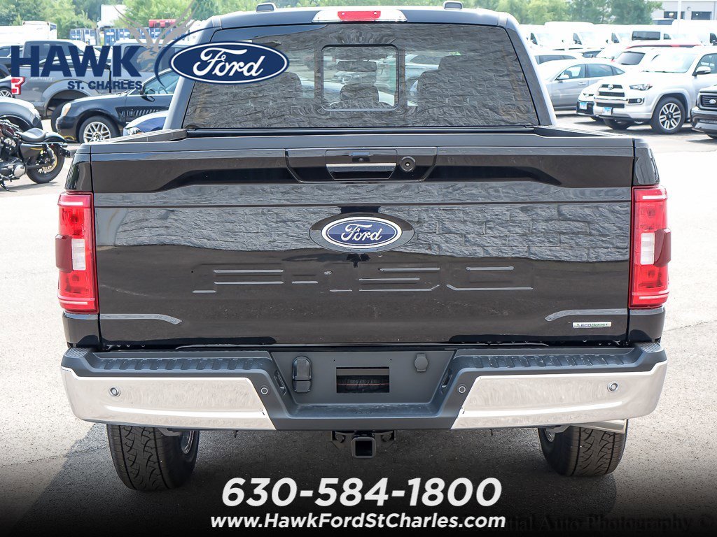 New 2023 Agate Black Metallic Ford XLT image 5