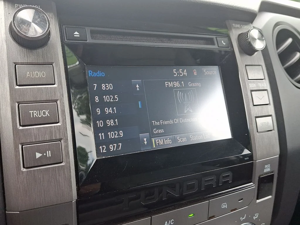 Used 2019 White Toyota SR image 16