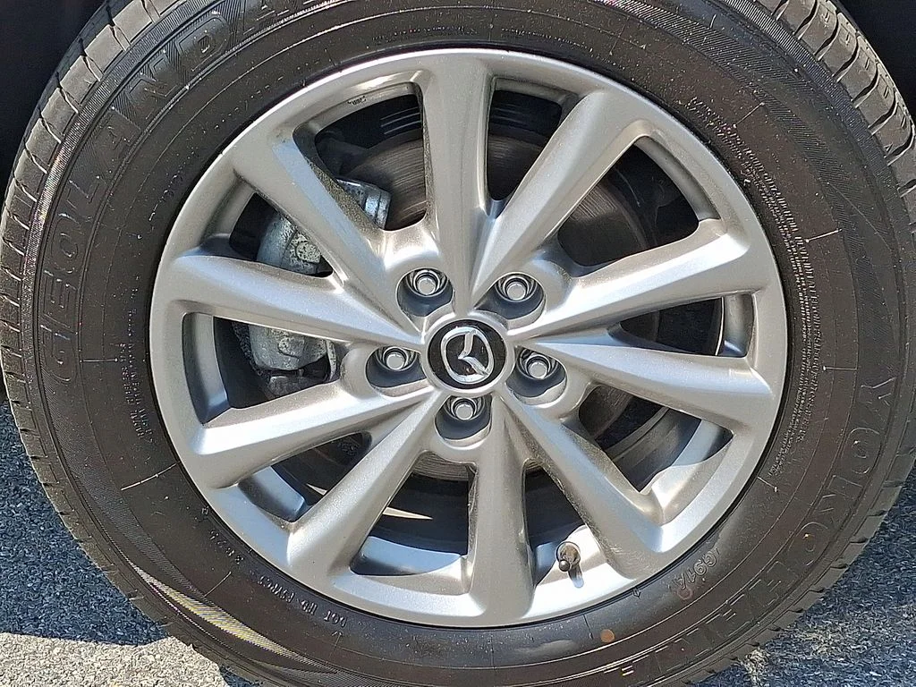 2025 Mazda CX-5 S Preferred package - Photo 8