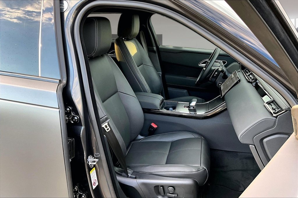 New 2026 CARPATHIAN GREY Land Rover Belgravia Edition Satin image 11