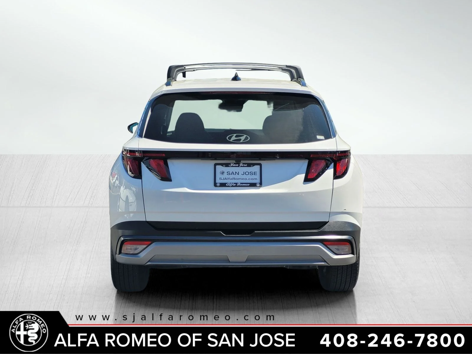 Used 2025 White Hyundai SEL image 4