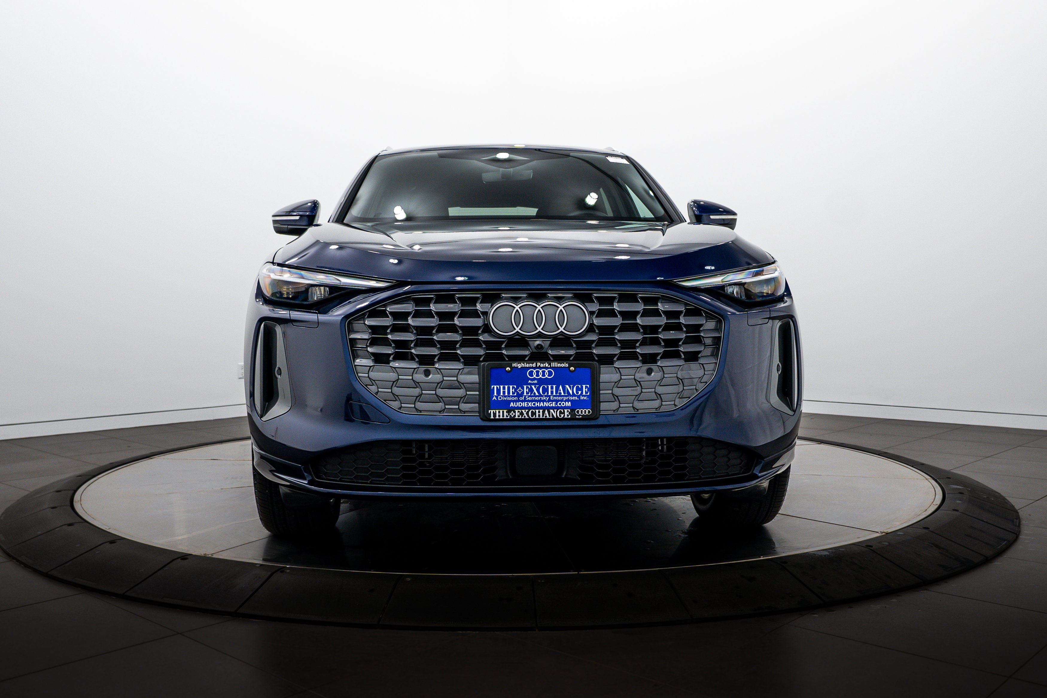 Used 2025 Navarra Blue Metallic Audi Premium image 26