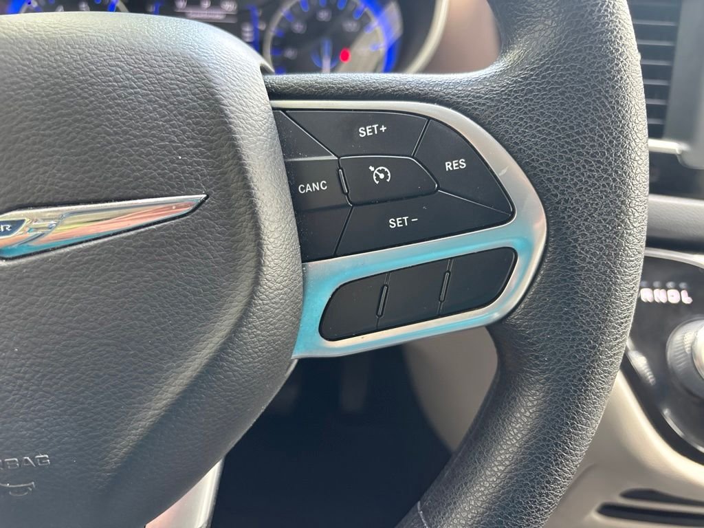 Used 2021 Silver Chrysler LXI image 15