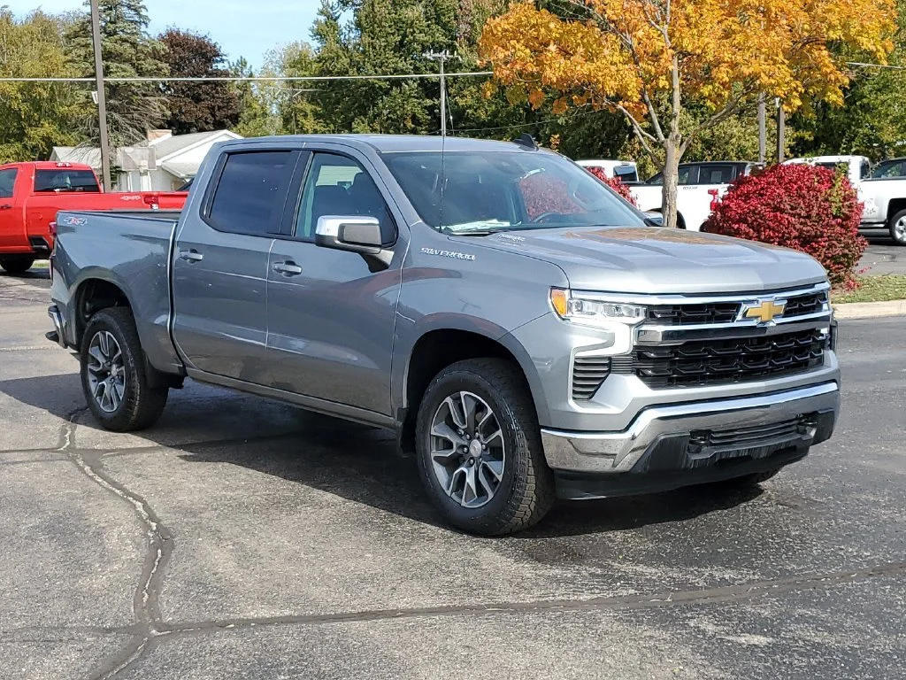 New 2026 Sterling Gray Metallic Chevrolet LT (2FL) image 2