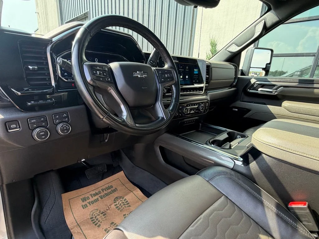 Used 2025 Gray Chevrolet ZR2 image 11