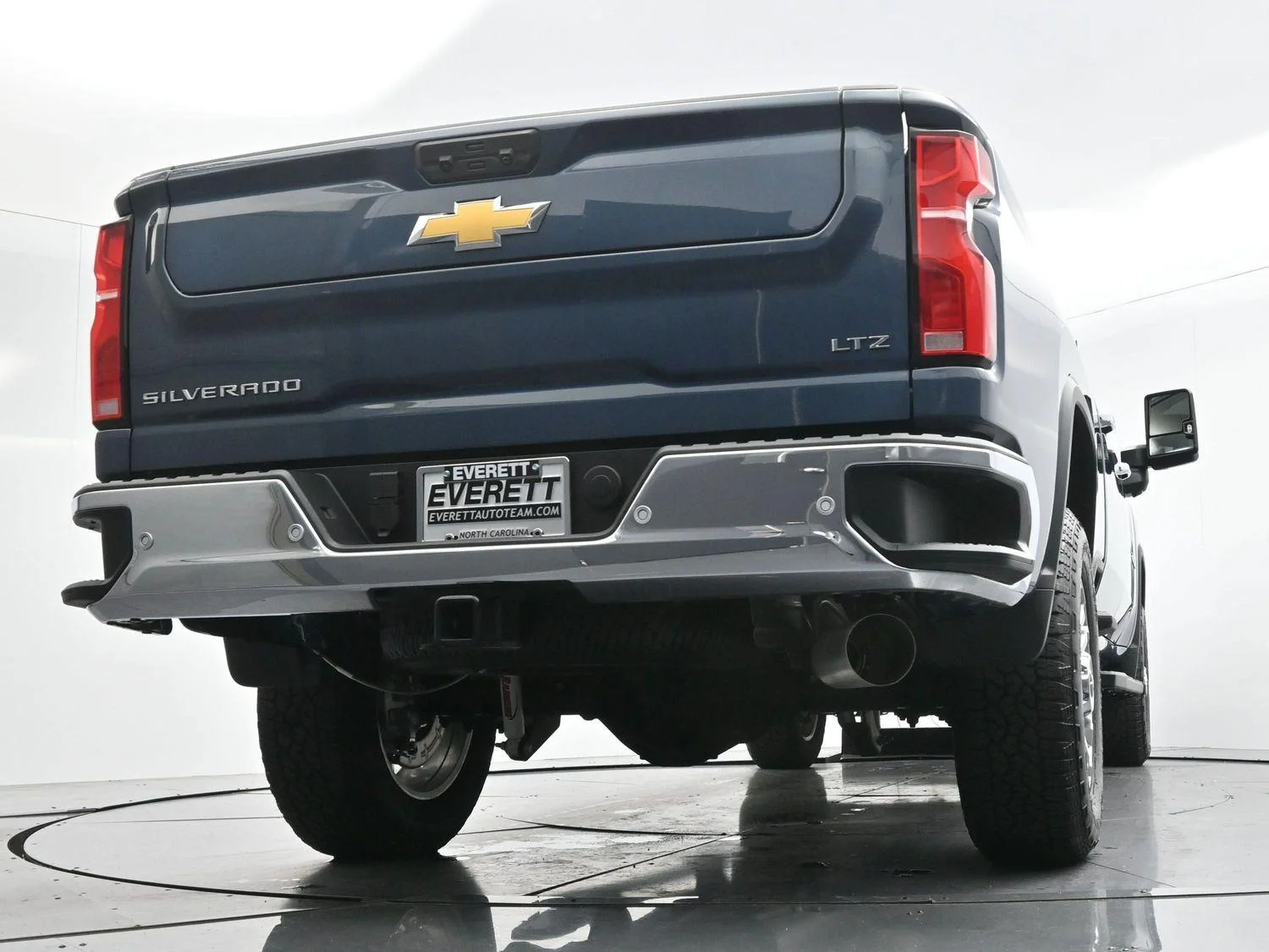 Used 2025 Lakeshore Blue Metallic Chevrolet LTZ image 49