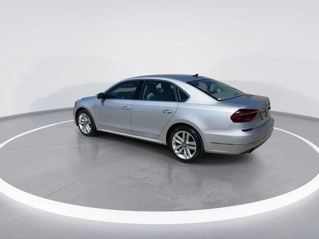 Used 2017 Silver Volkswagen SEL Premium image 5