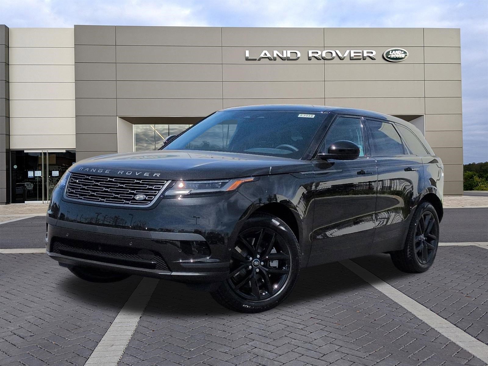 New 2026 Santorini Black Metallic Land Rover S image 1