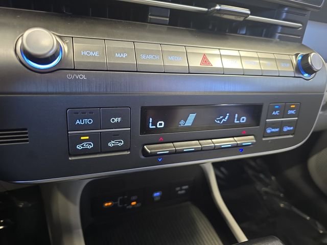 Used 2024 Black Hyundai SEL image 26