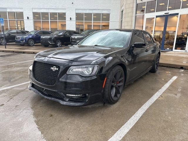 2023 Chrysler 300 C's photo