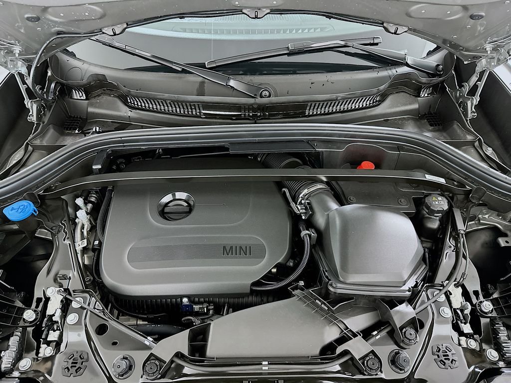 New 2027 Silver MINI Signature Plus image 28