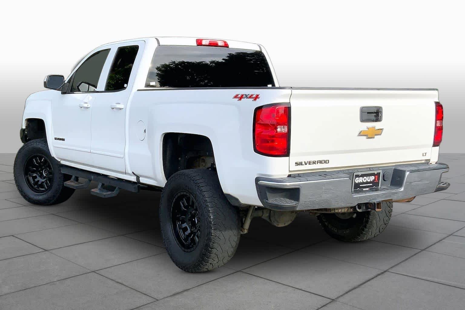 Used 2016 Summit White Chevrolet LT image 11