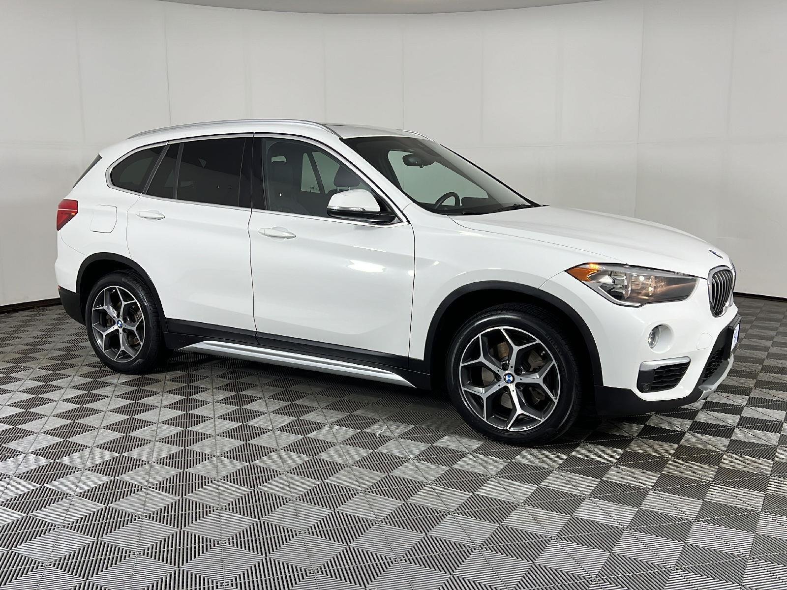 Used 2019 Alpine White BMW xDrive28i image 3