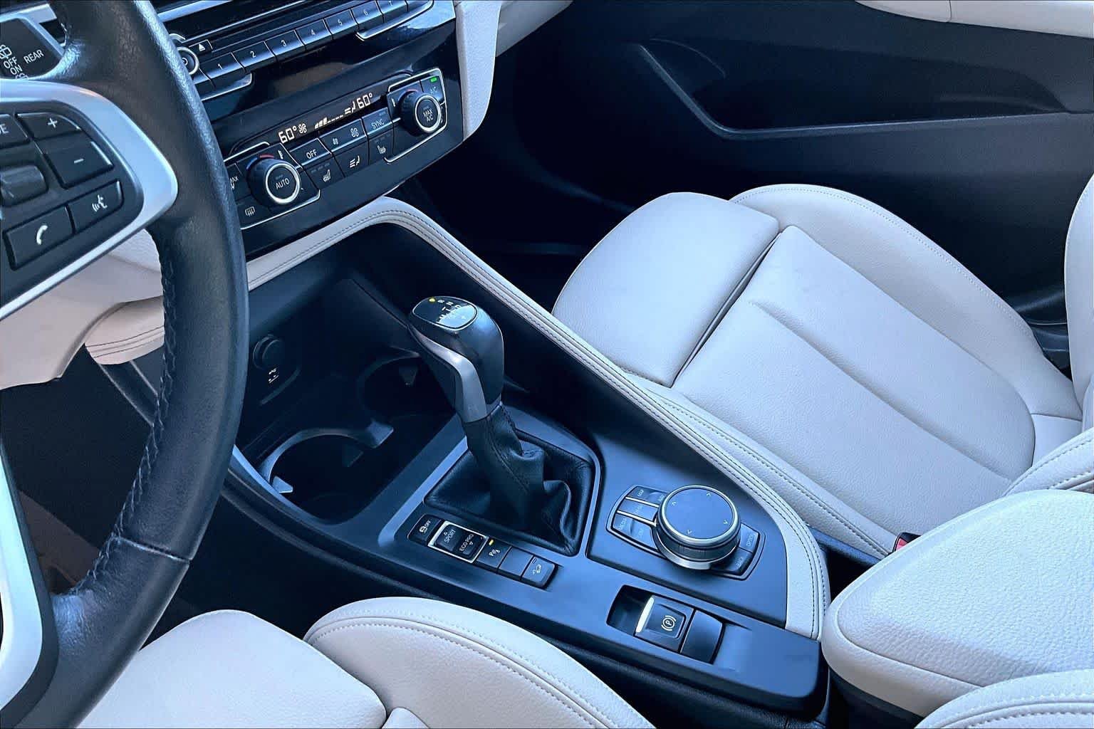 Used 2019 Mediterranean Blue Metallic BMW xDrive28i image 17