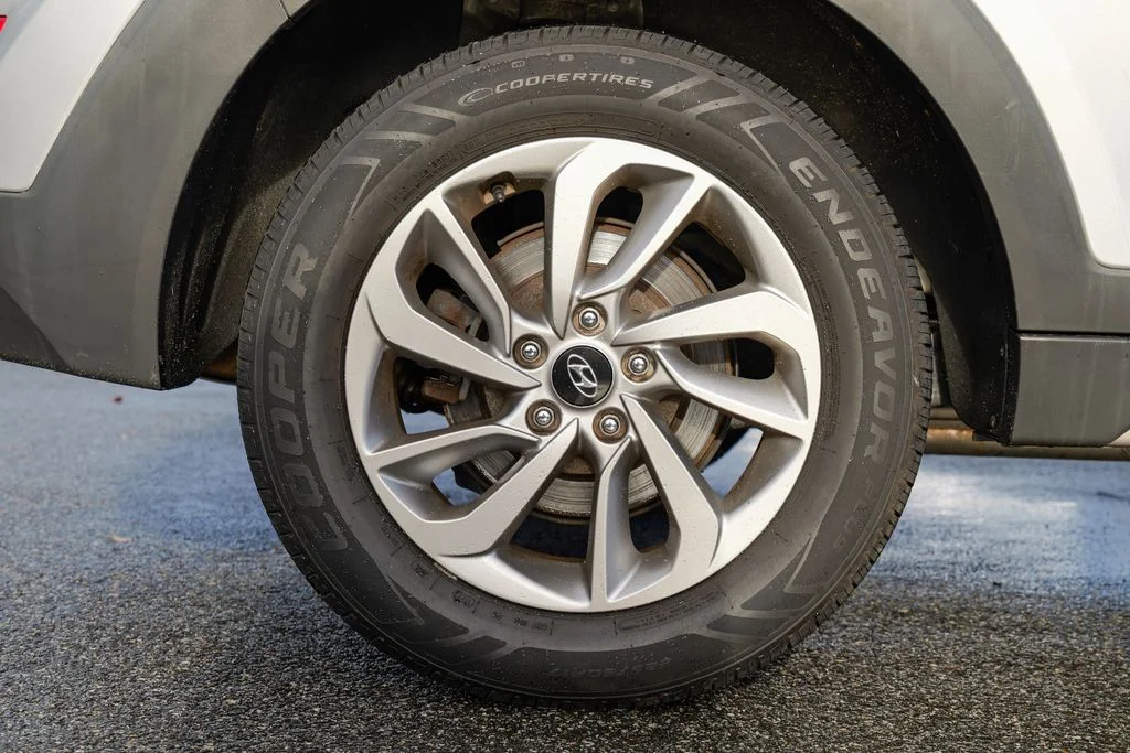 Used 2018 Molten Silver Hyundai SEL image 13