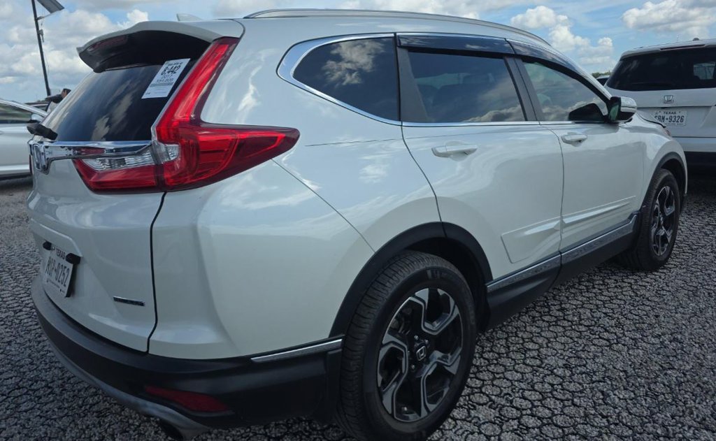 Used 2017 White Honda Touring image 3