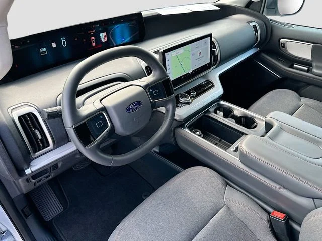 Used 2025 Silver Ford Active image 9