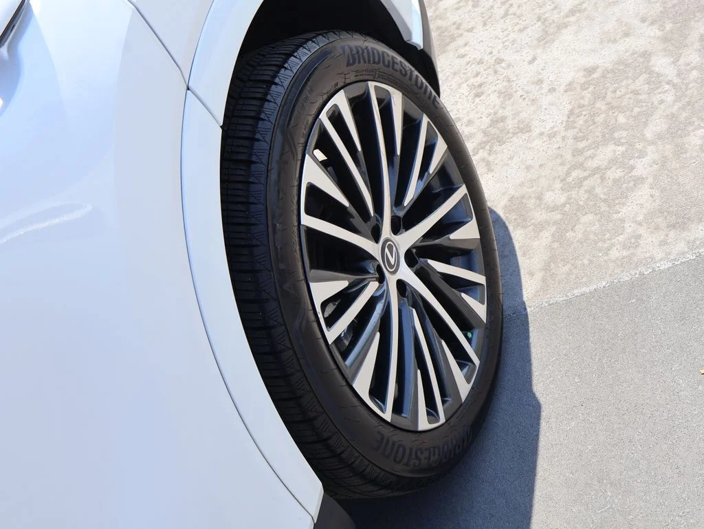 Used 2024 White Pearl Lexus 350 Premium Plus image 39
