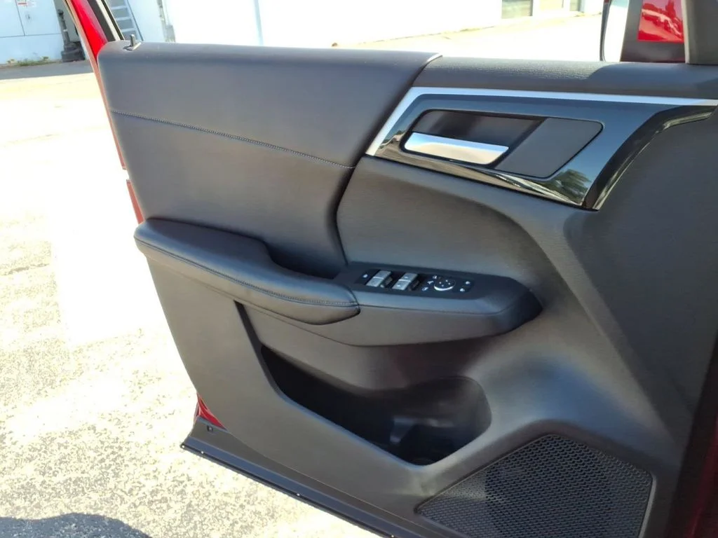 Used 2024 Red Mitsubishi SE image 30