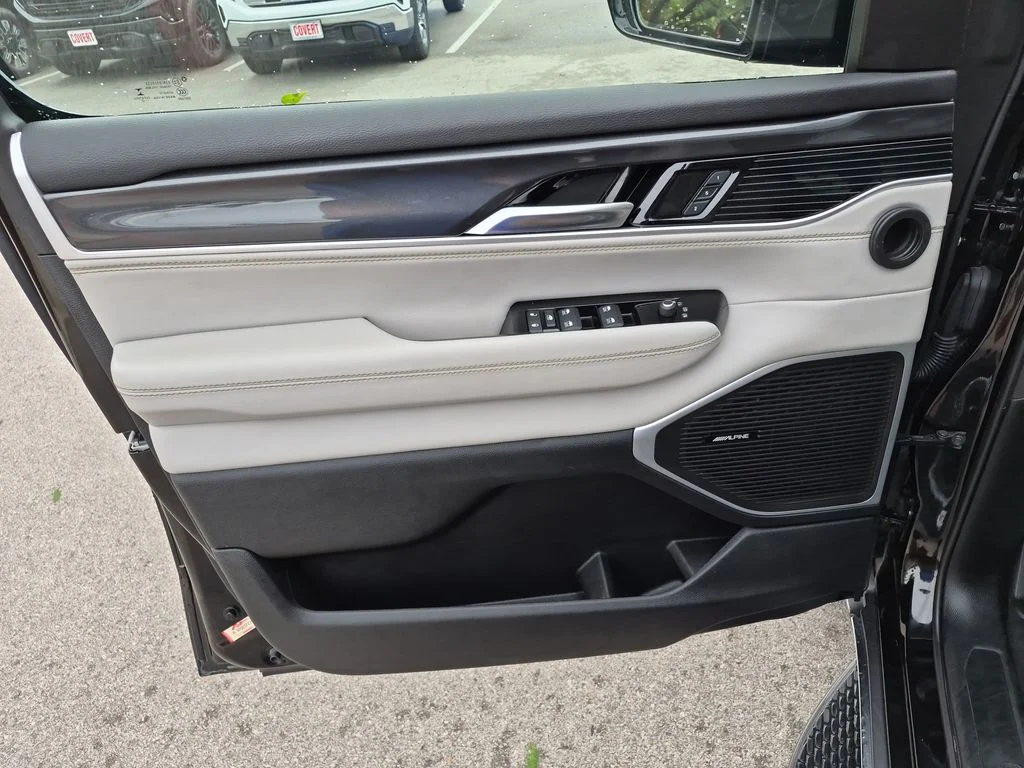 Used 2022 Black Jeep Series I image 17