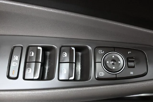 Used 2020 Black Hyundai SEL image 14
