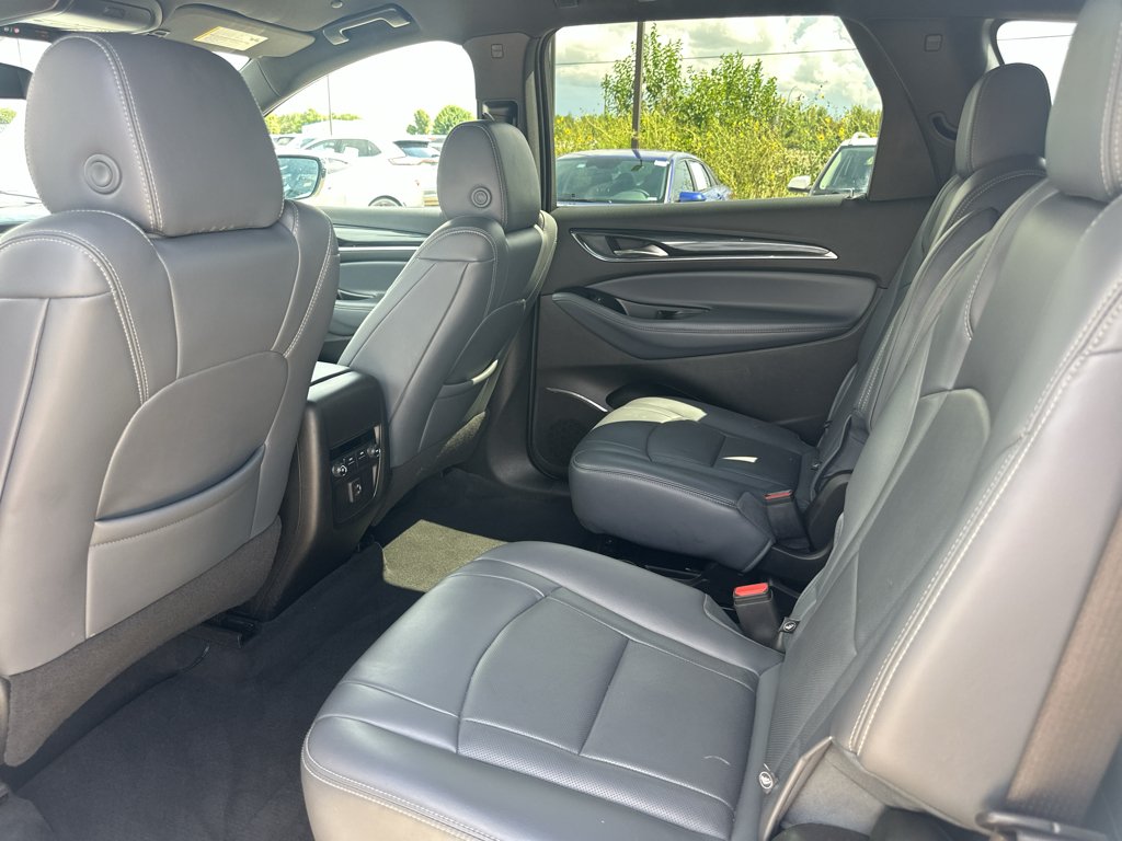 Used 2023 Summit White Buick Essence image 21