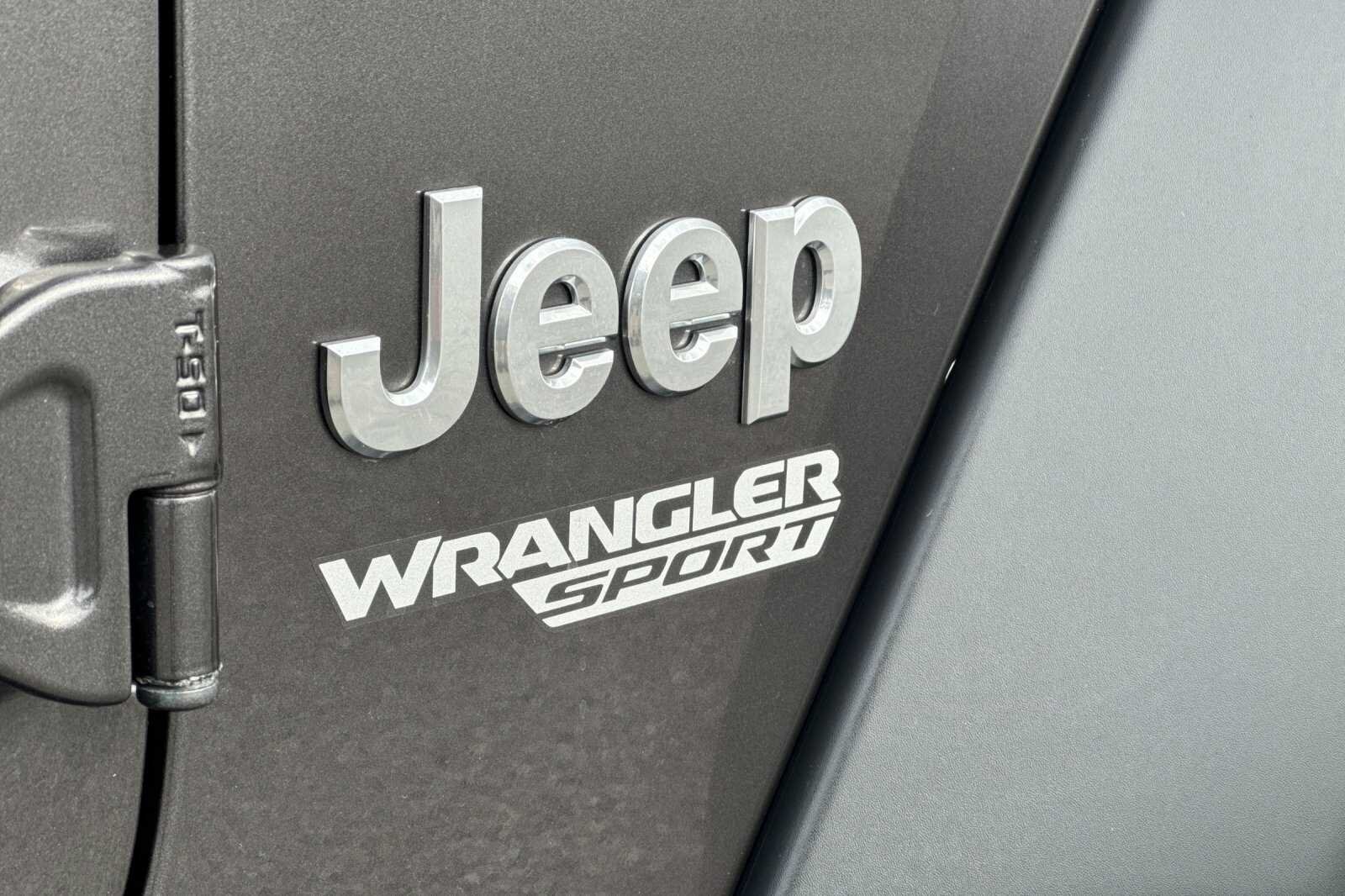 Used 2019 Gray Jeep Sport S image 26