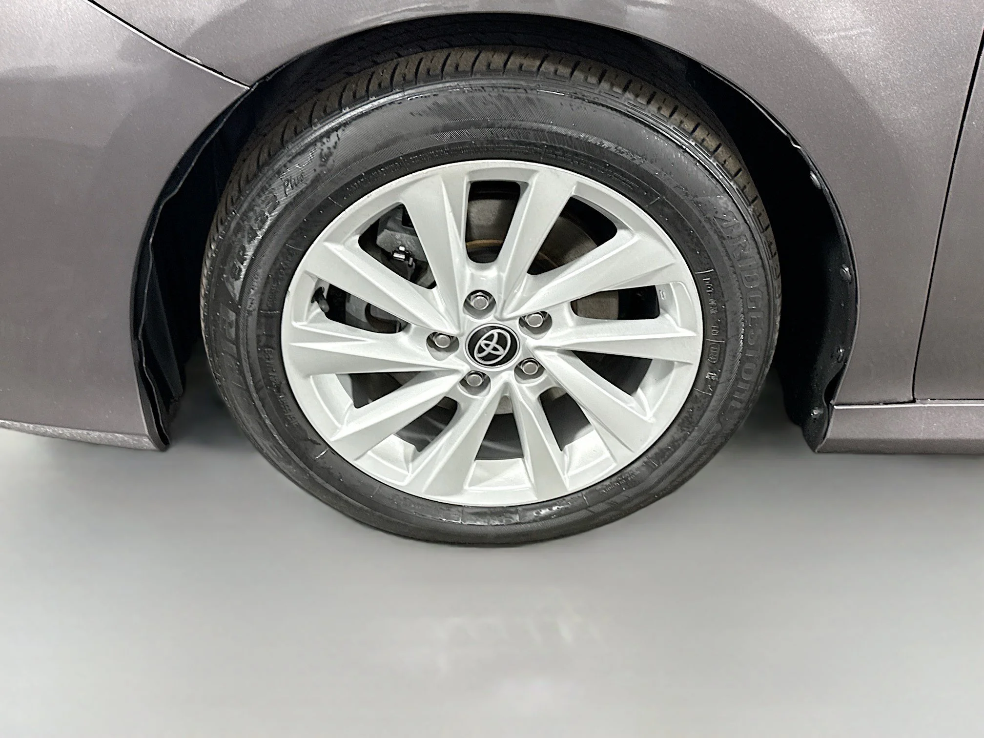 Used 2022 Predawn Gray Mica Toyota LE image 33