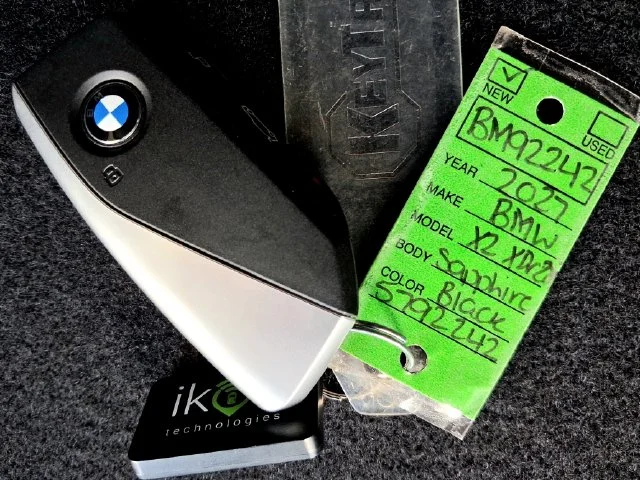 New 2027 Black Sapphire Metallic BMW xDrive28i image 33