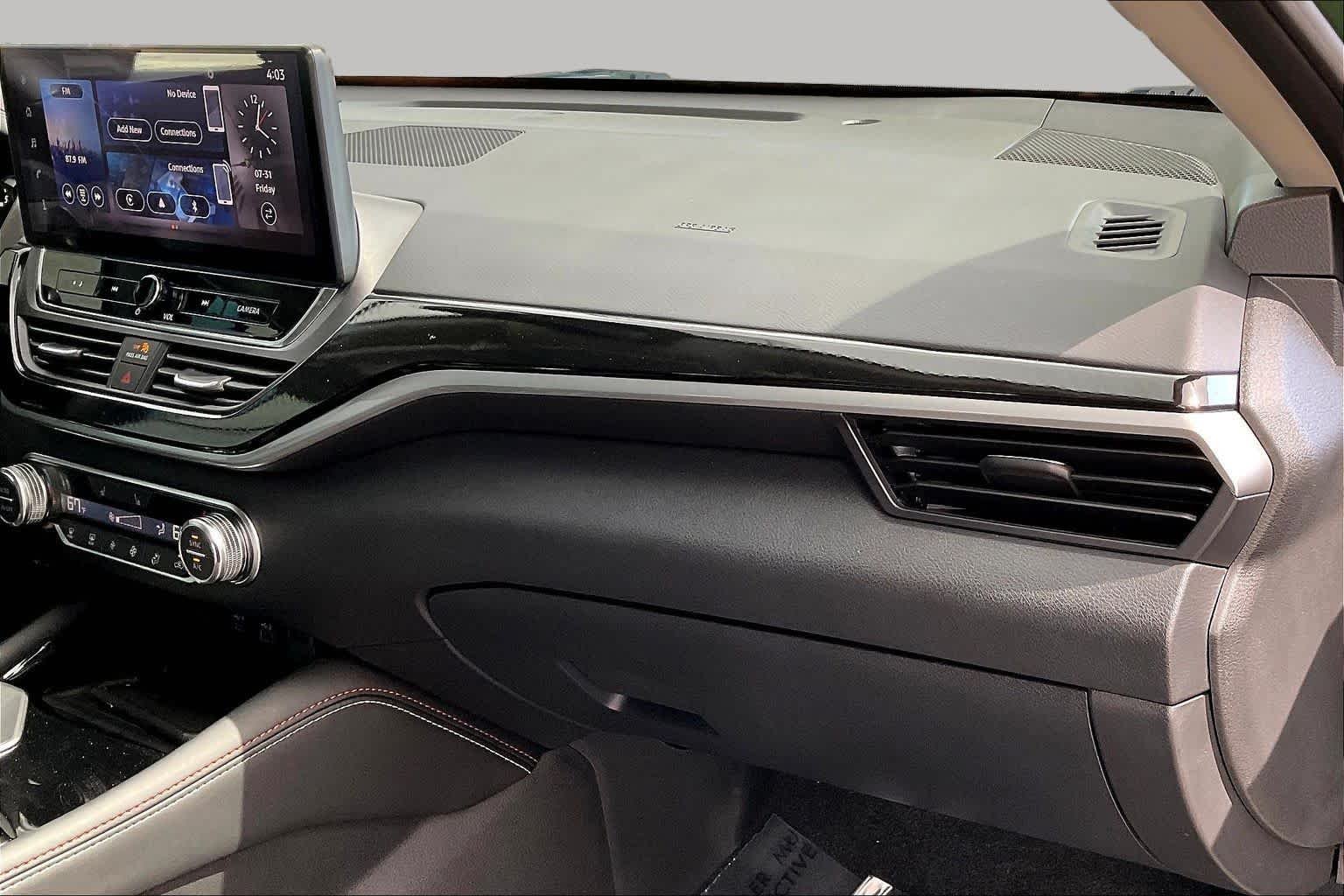 2025 Nissan Altima SR - Photo 19