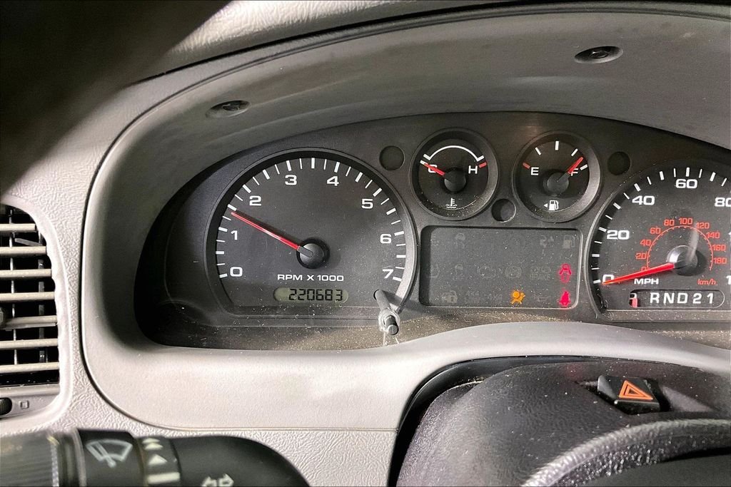 Used 2011 White Ford XL image 8