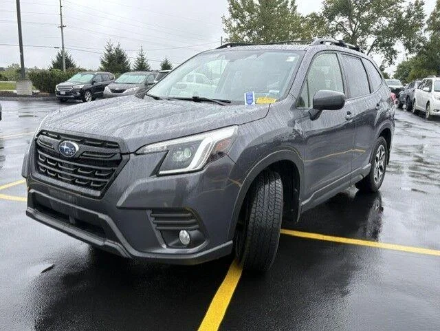 Used 2022 Magnetite Gray Metallic Subaru Premium image 6