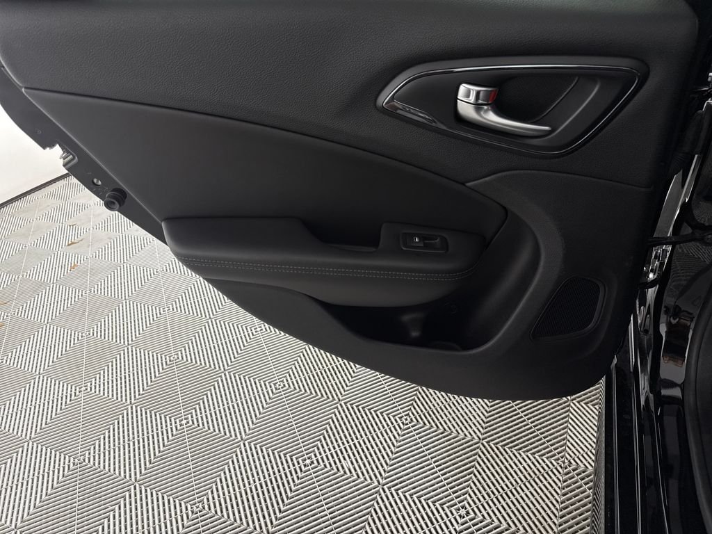 Used 2015 Black Chrysler S image 12