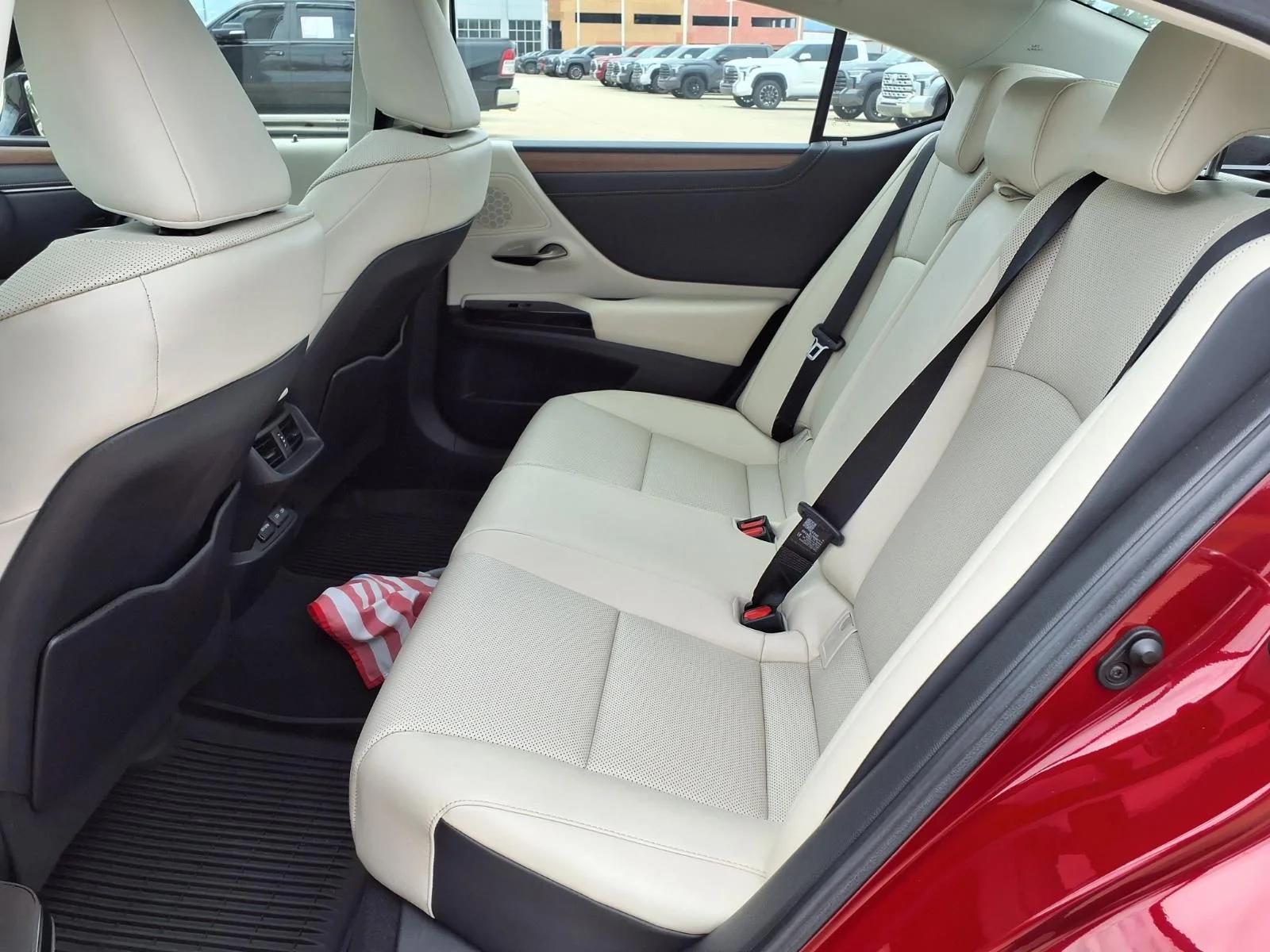 Used 2023 Red Lexus 350 image 18