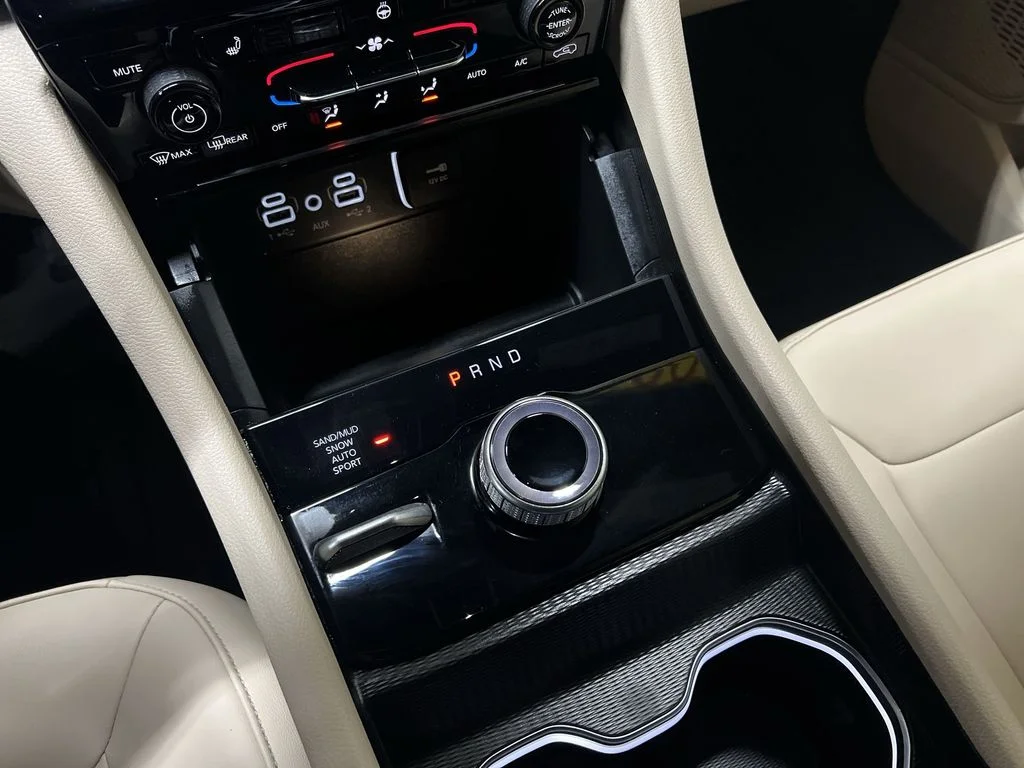 Used 2025 White Jeep Limited image 21