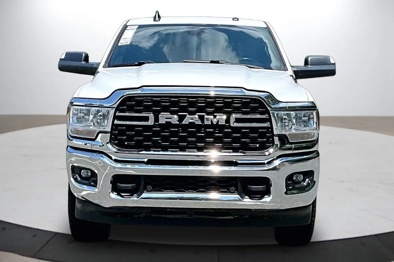 Used 2022 White Ram Big Horn image 3