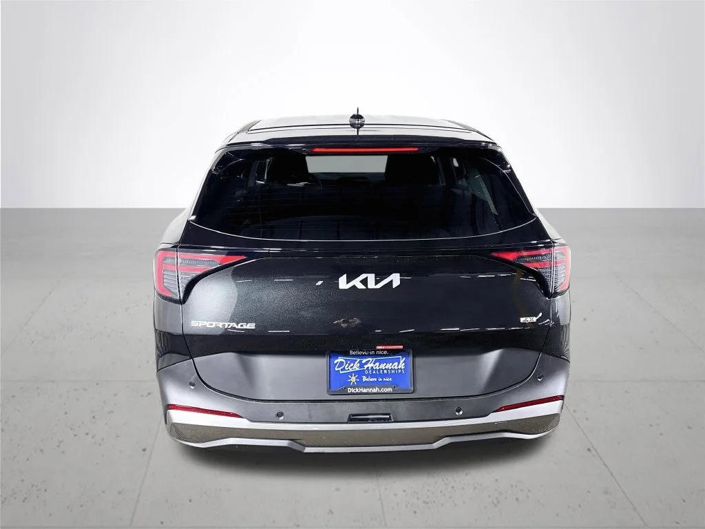 New 2027 Fusion Black Kia LX image 7