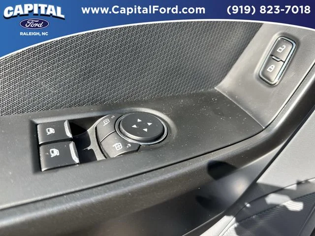 Used 2025 Silver Ford XL image 19